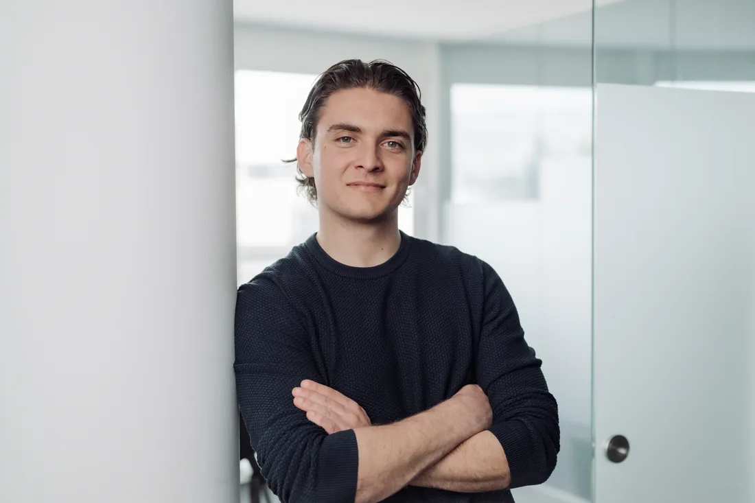 Paul Schachner überprüft die DSGVO-Konformität einer österreichischen KMU-Website