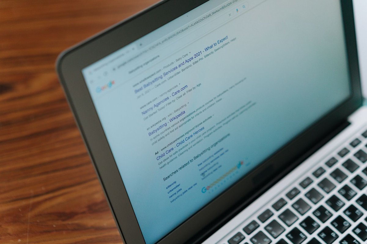 Paul Schachner, Webdesigner aus Lustenau, analysiert warum eine Website keine Anfragen bringt