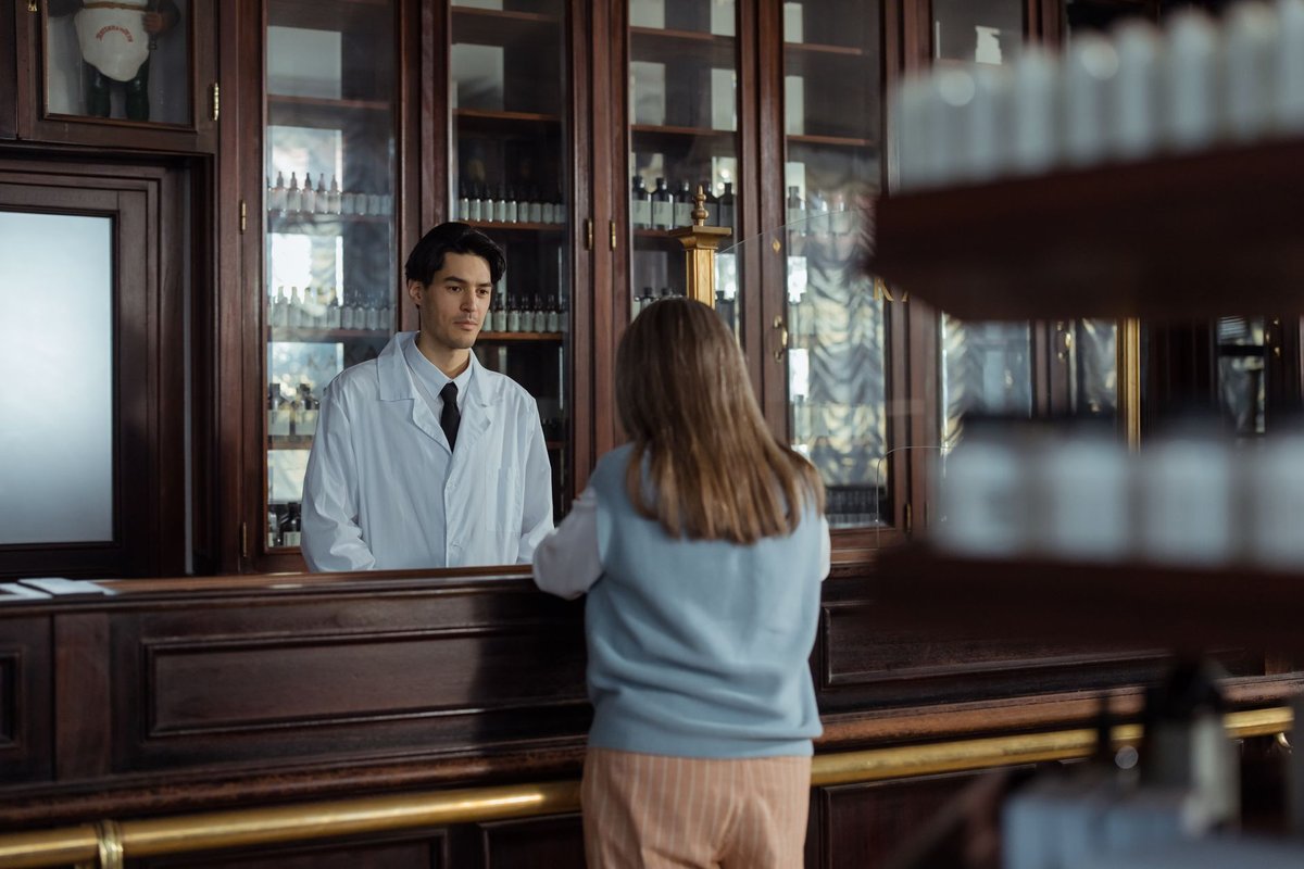 Moderne Apotheke in Vorarlberg mit professionellem Interior – Website für Apotheken | Schachner Media